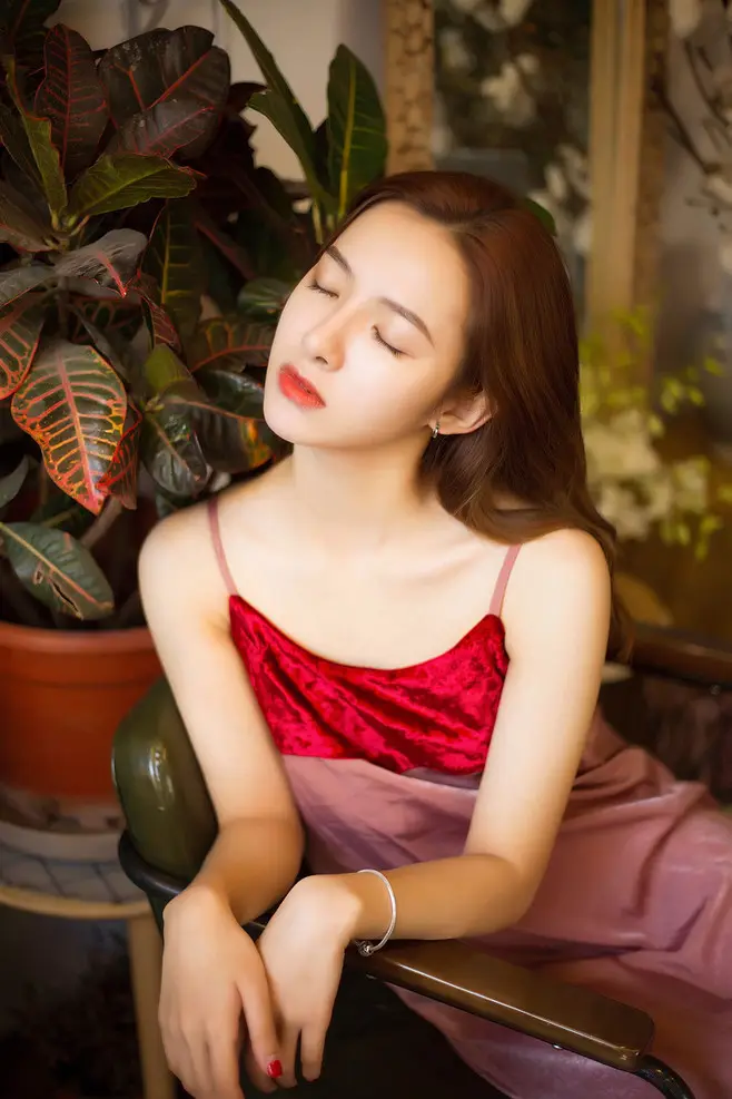 余姚广州高端商务伴游晓雯