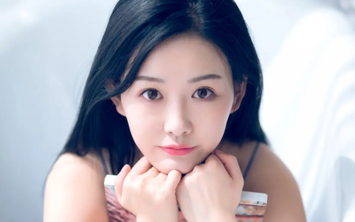 余姚哈尔滨私人伴游燕子